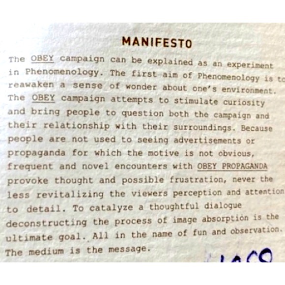 OBEY cropped sweatshirt - Picture 2 of 8